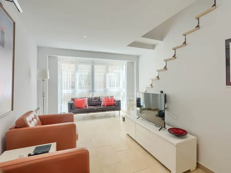 220m² house / villa with 50m² terrace for sale in Felanitx — photo 1
