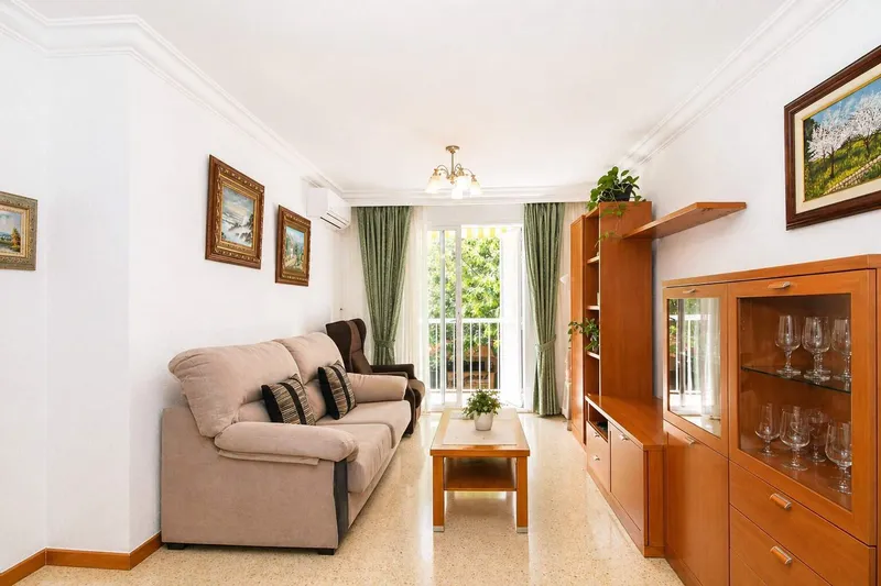 88m² apartment with 4 rooms, balcony and sea view for sale — photo 5