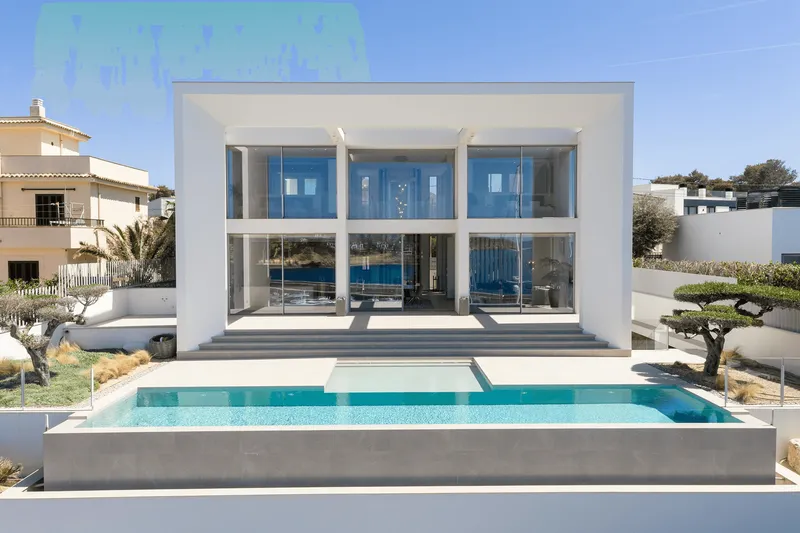Villa with pool on seafront in Port Adriano — photo 3
