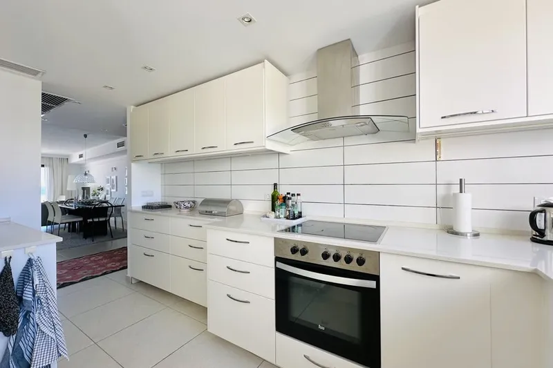 Stunning flat with terrace on the seafront in Palmanova — photo 11