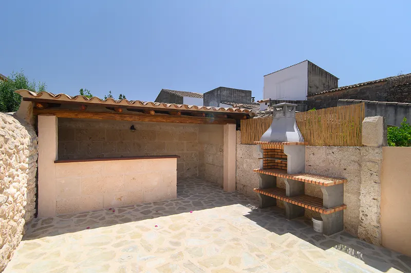 Mediterranean Charm in Llucmajor - House with Patio, Pool and Barbecue — photo 8