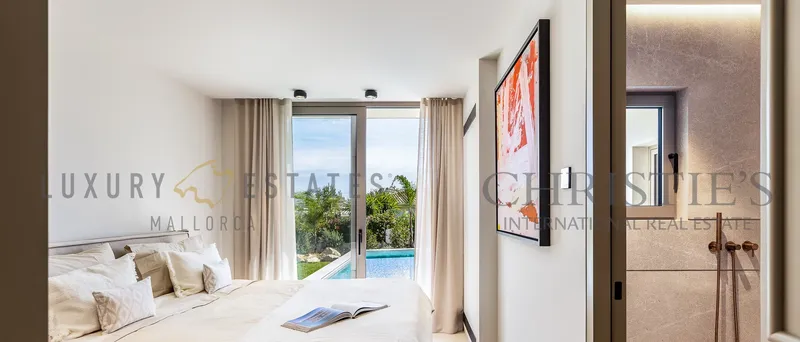 Modern Mediterranean villa in Palmanova near the beach — photo 12