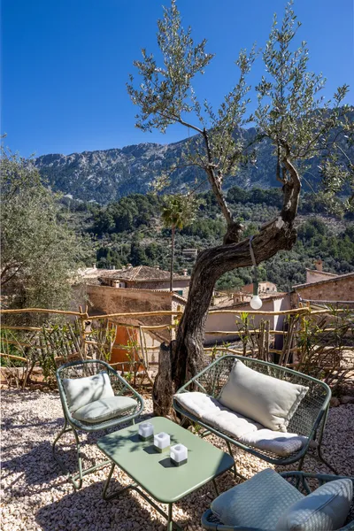 Stone house with pool and village views in Fornalutx — photo 11