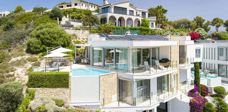 Luxury villa with sea views in Santa Ponsa — photo 2
