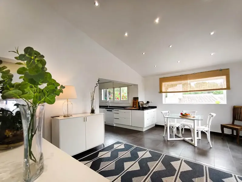 Welcome to this charming Mediterranean villa, located in the quiet residential area of Costa de la Calma in Mallorca. Completely renovated — photo 6