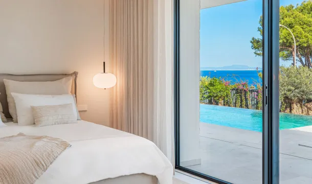 The beauty of simplicity - Design villa with sea views in Sol de Mallorca — photo 11