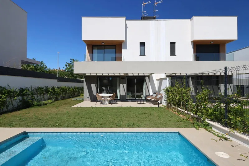 Newly built townhouses in Puig de Ros, Llucmajor, with pool — photo 1