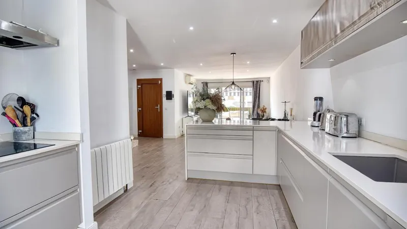 Portals Nous - 3 Bedroom Reformed Townhouse Close To The Village — photo 11