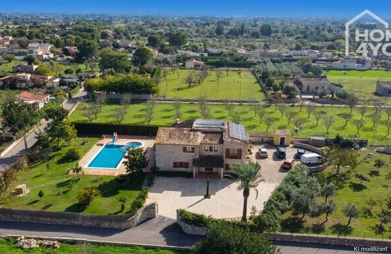 335m² villa with 5 rooms, 3 bathrooms and pool for sale — photo 1