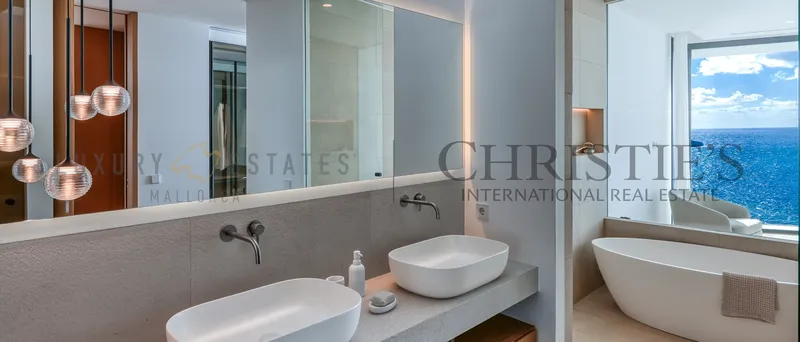 Luxury villa in Santa Ponsa in first sea line in direct proximity to Port Adriano — photo 10