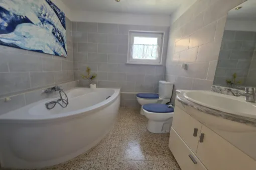 Cala Llombards, Detached House with Garage and Pool Just a Few Meters from Cala Llombards Beach — photo 12