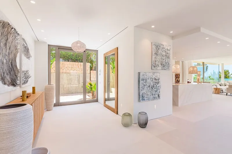 Spectacular villa with sea views in Bendinat — photo 9