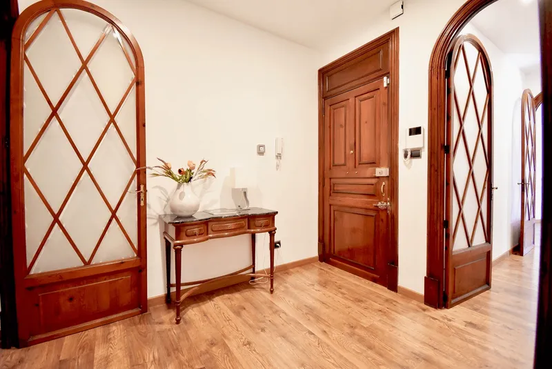 Renovated apartment with terrace and four bedrooms in the old town of Palma de Mallorca — photo 2