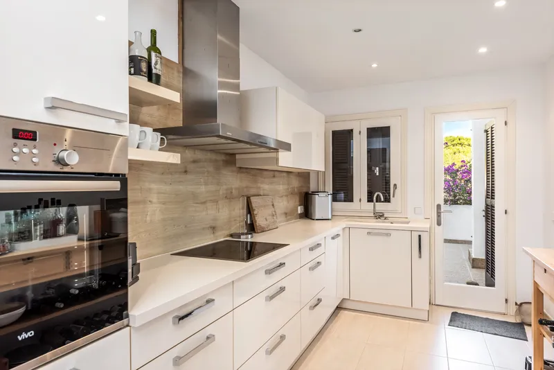 Spacious family chalet in a prime location with perfect sea views in Font de Sa Cala — photo 8
