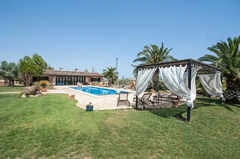 Beautiful rustic finca with a total of 6 bedrooms and 5 bathrooms — photo 1