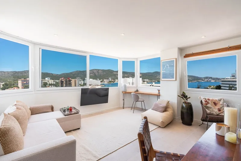 Bright apartment with sea views between Magaluf and Palmanova — photo 1