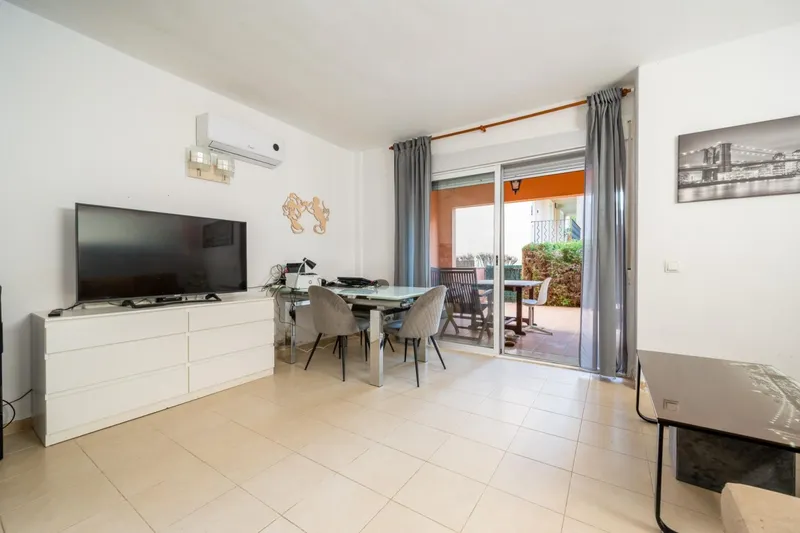 Functional apartment with pool and parking — photo 3