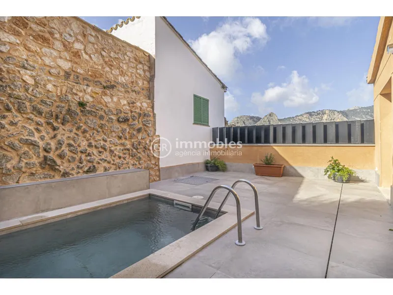 Detached house — photo 3