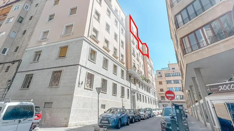 Flat / apartment for sale in Calle de les Parellades, 2 — photo 1