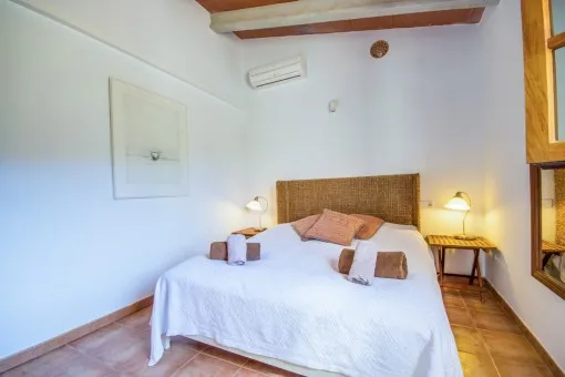 Pollensa, magnificent country house with 2 guest houses, swimming pool and tennis court amidst absolute rural idyll — photo 12