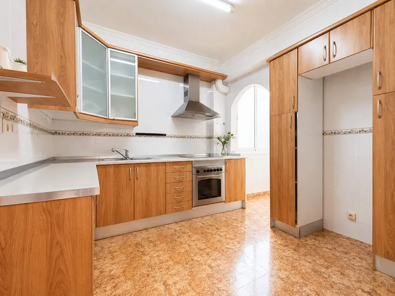 90m² apartment with 4 rooms, bathroom and balcony for sale — photo 4