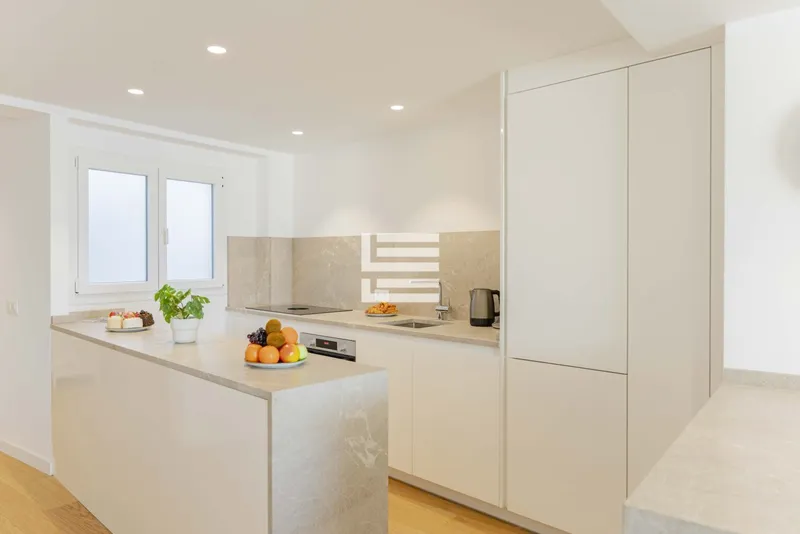 Luxury First-Line Apartment: The Privilege of Coastal Living in Puerto de Alcudia — photo 9