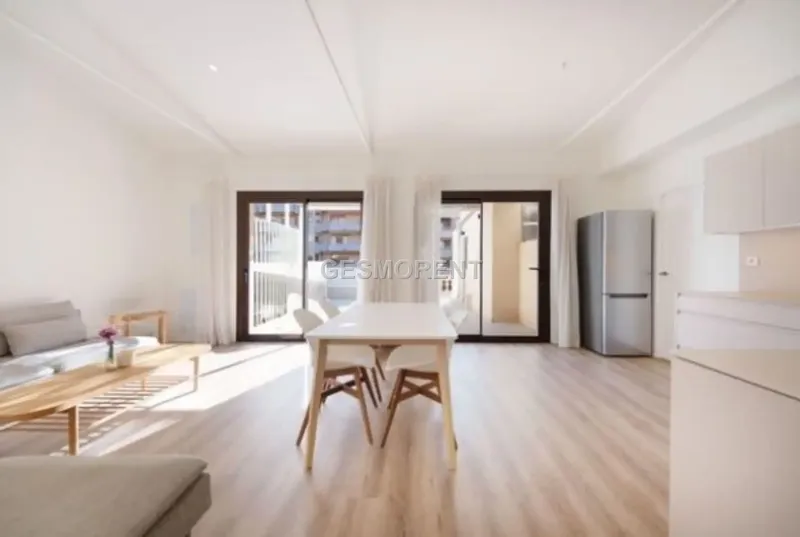 Location: Residential building in the Aragón street area — photo 1