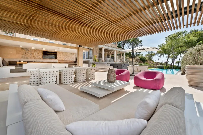 Rent: Luxury finca-style villa with gigantic sea views in Camp de Mar - Marcel Remus Real Estate — photo 4