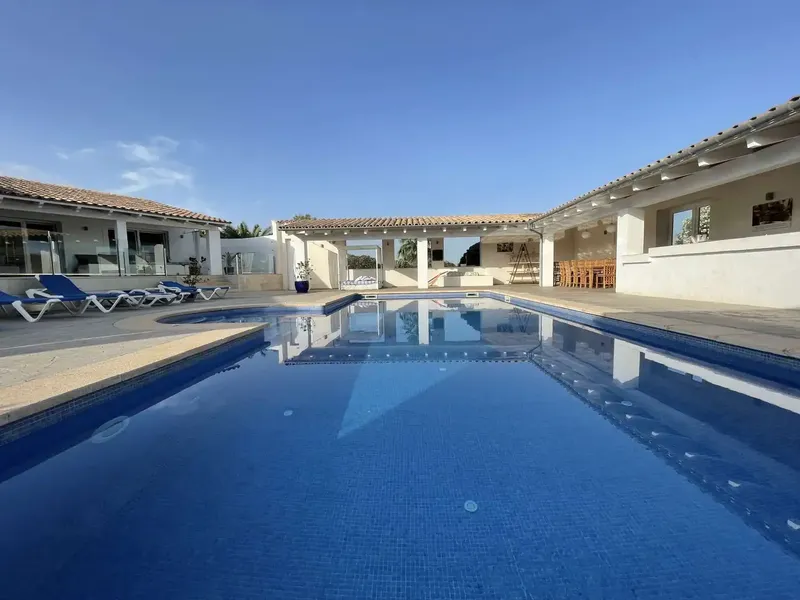 Discover this spectacular luxury finca with guest house in Llucmajor — photo 3