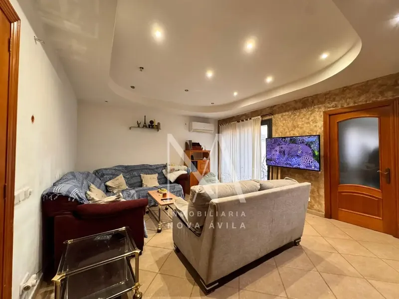 For sale this magnificent three-storey single-family home located in Villafranca de Bonany, a spacious and very bright property — photo 4