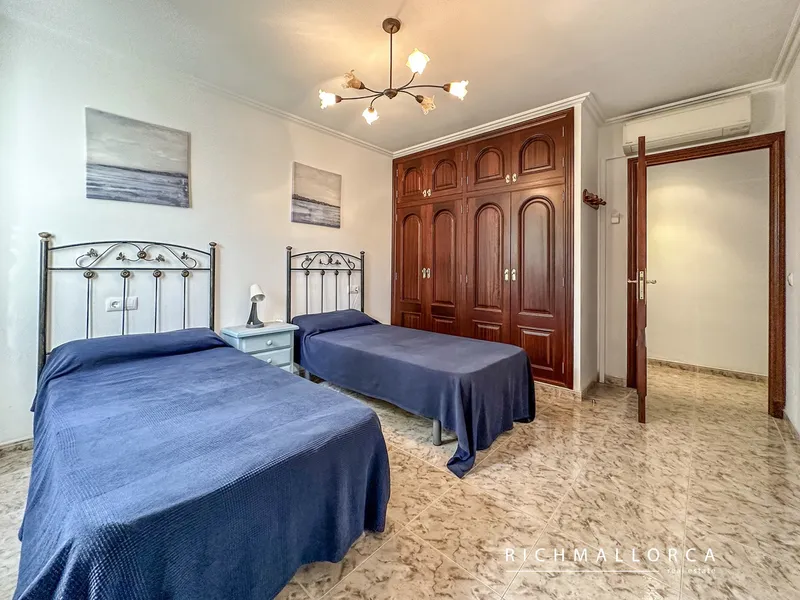 Villa with 2 flats in sought-after area — photo 12