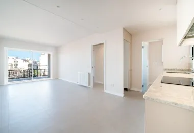 Central apartment with sea views — photo 8