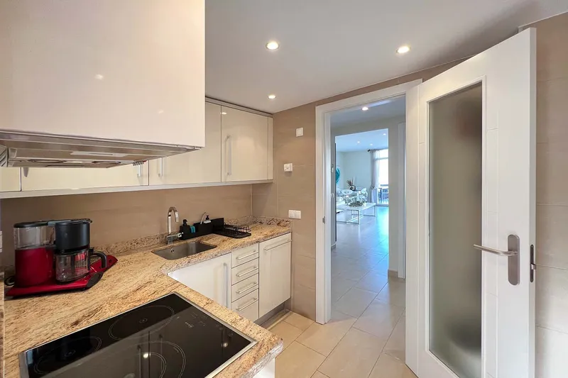 2-bedroom apartment in small harbor-view residence for rent — photo 5