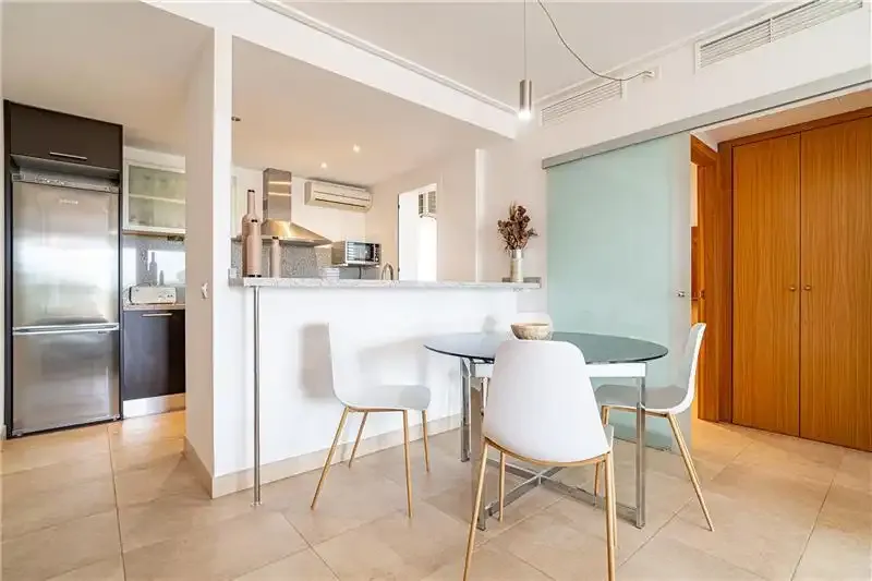 Apartment with panoramic views and communal pool — photo 5
