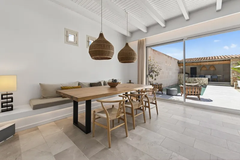 Elegant townhouse on a quiet corner plot with views in Ses Salines — photo 8