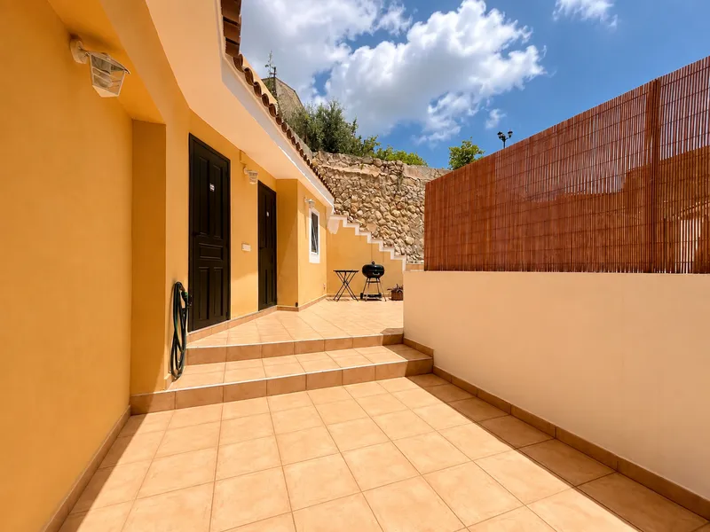 Authentic townhouse in the heart of Andratx with terraces and mountain views — photo 2