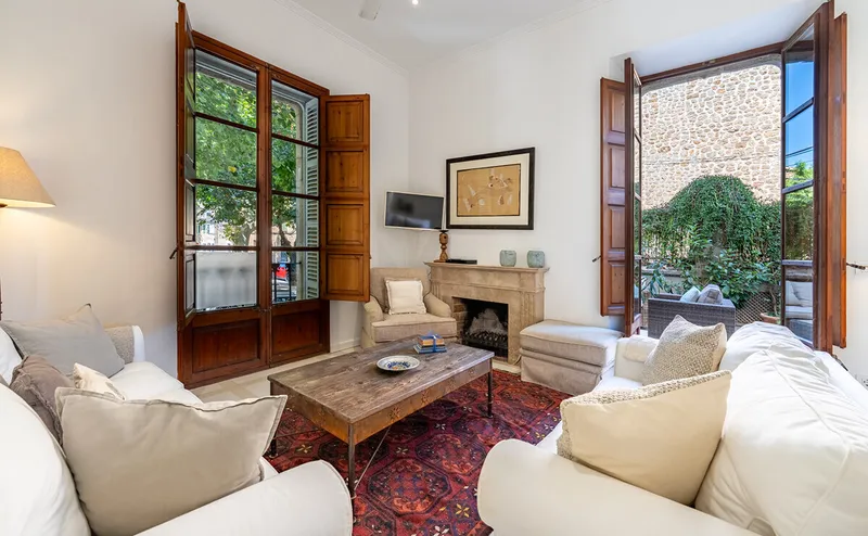Exceptional townhouse with swimming pool and parking — photo 11