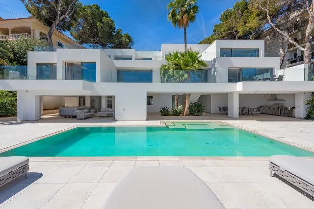 Luxurious villa with sea access for sale in Cala Vinyes, Mallorca — photo 1
