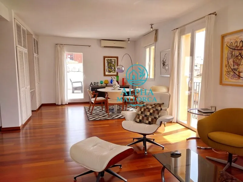 Palma Old Town: Renovated apartment with private terrace and optional underground parking space — photo 4