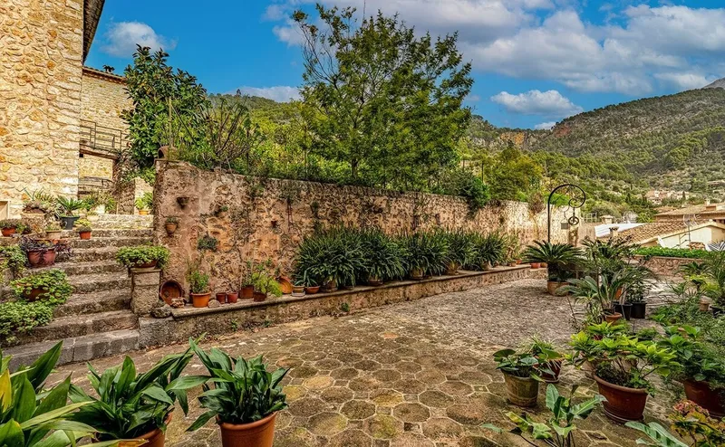 Historic villa with garden in Fornalutx — photo 5
