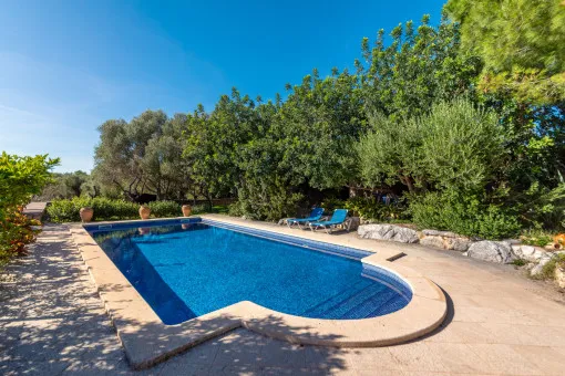 Arta, traditional Mallorcan finca in the village of Arta with pool, picturesque garden and ample privacy - for rent from November to June — photo 3