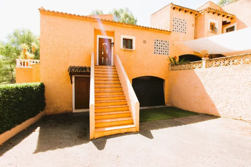 Attached house — photo 1
