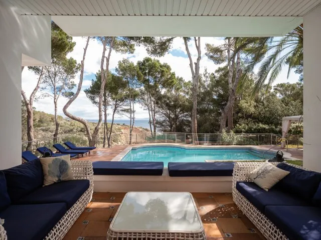 Coastal villa with direct sea access for sale in Sol de Mallorca, southwest Mallorca — photo 3