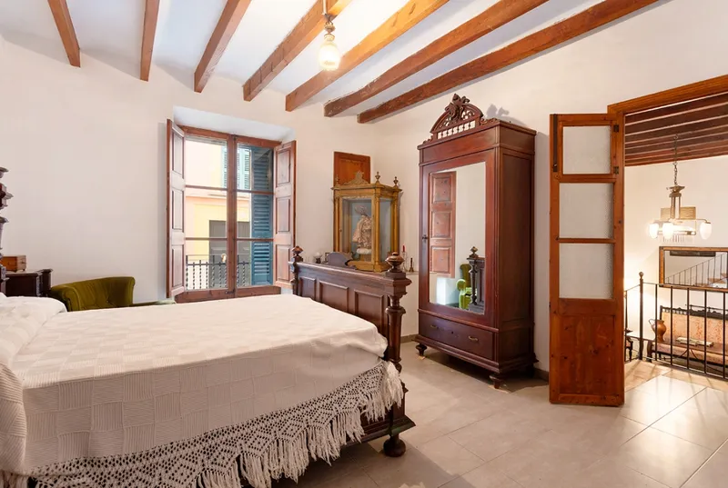 Manor house in the center of Sóller — photo 7