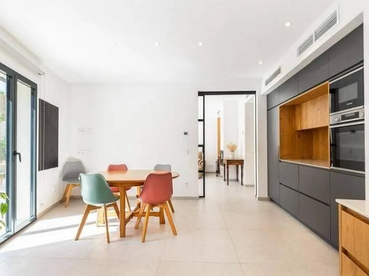 196m² Stadthaus mit 5 Zimmern, 2 Bädern und Garage zu kaufen — photo 8