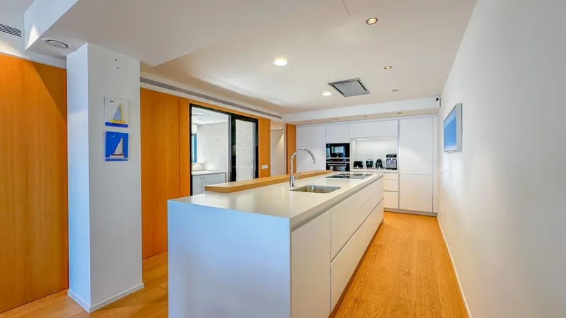 APARTAMENTO IMPRESIONANTE CON VISTAS AL MAR Y LA CATEDRAL EN PASEO MARITIMO — photo 9