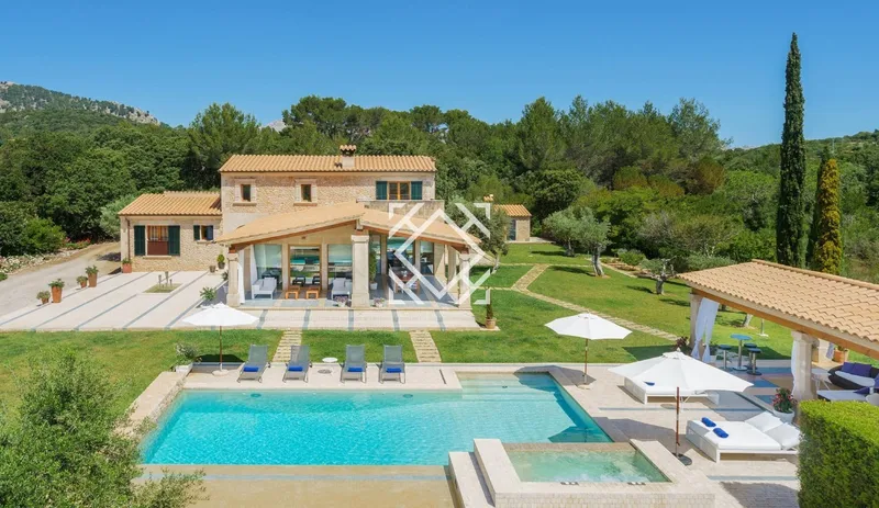 Magnificent villa for sale close to the golf course in Pollensa, north of Mallorca — photo 2