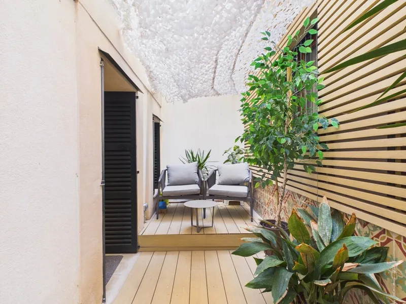 Modern and Unique Three-Bedroom Apartment in a Refurbished Palace near Born and Jaime III — photo 9
