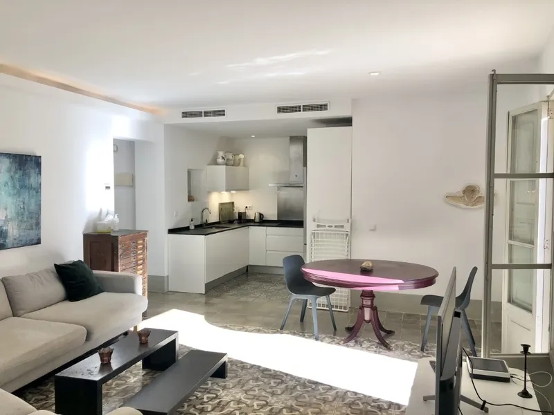 Two-bedroom apartment in the historic center of Palma — photo 2