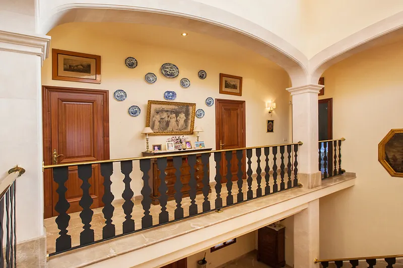 First Line Palace Style Villa with Swimming Pool and Amazing Sea Views in the Sought-after Area of Son Veri Nou — photo 8